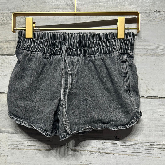 Girls 10/12 (Fit Like Size 6/7) Dollhouse Grey Pull On Denim Shorts - Good Used Condition