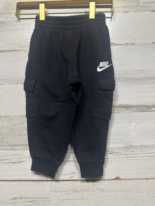 Boys Preowned Size 3t (Fits 2-3 years) Nike Cargo Sweats - Good Used Condition