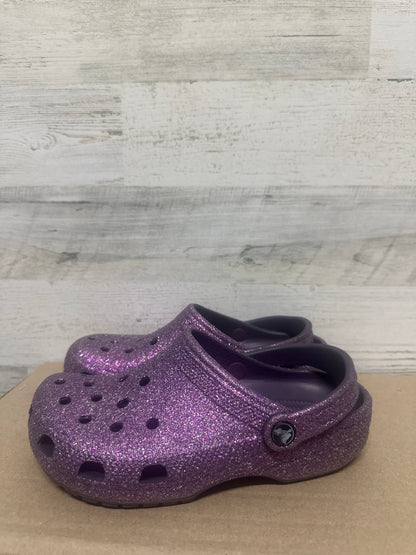 Girls Size J5 (Youth 5) Crocs Glitter Purple Clogs - Very Good Used Condition