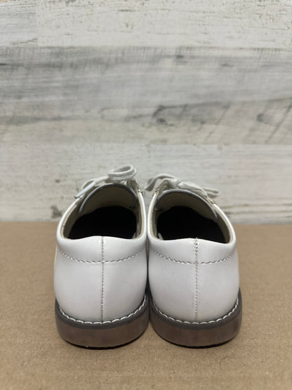 Size 12.5 Medium (Kids) Footmates White/Ecru Shoes - Very Good Used Condition
