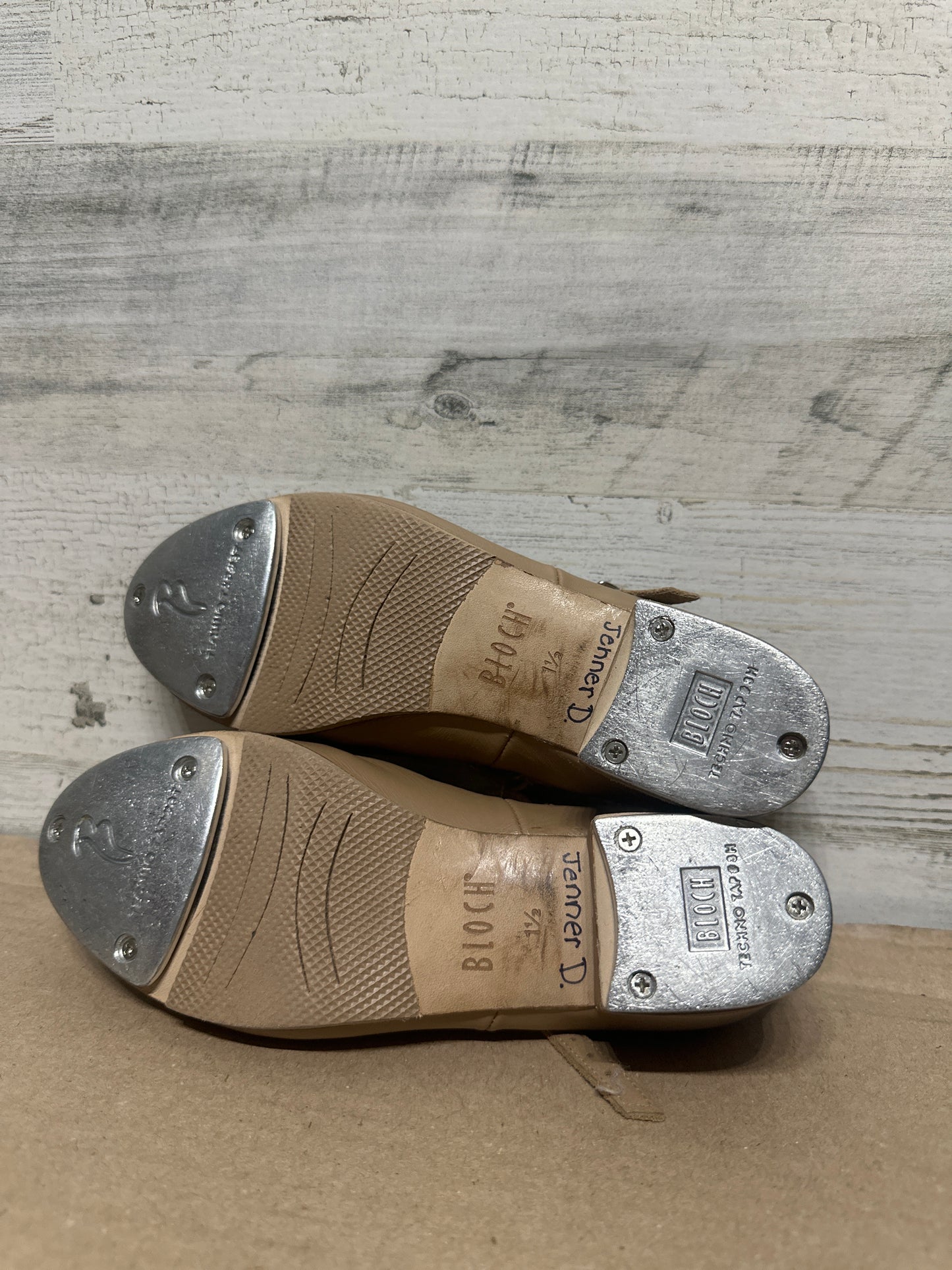 Size 1.5 (Youth) Bloch Tan Techno Tap Shoes - Good Used Condition*