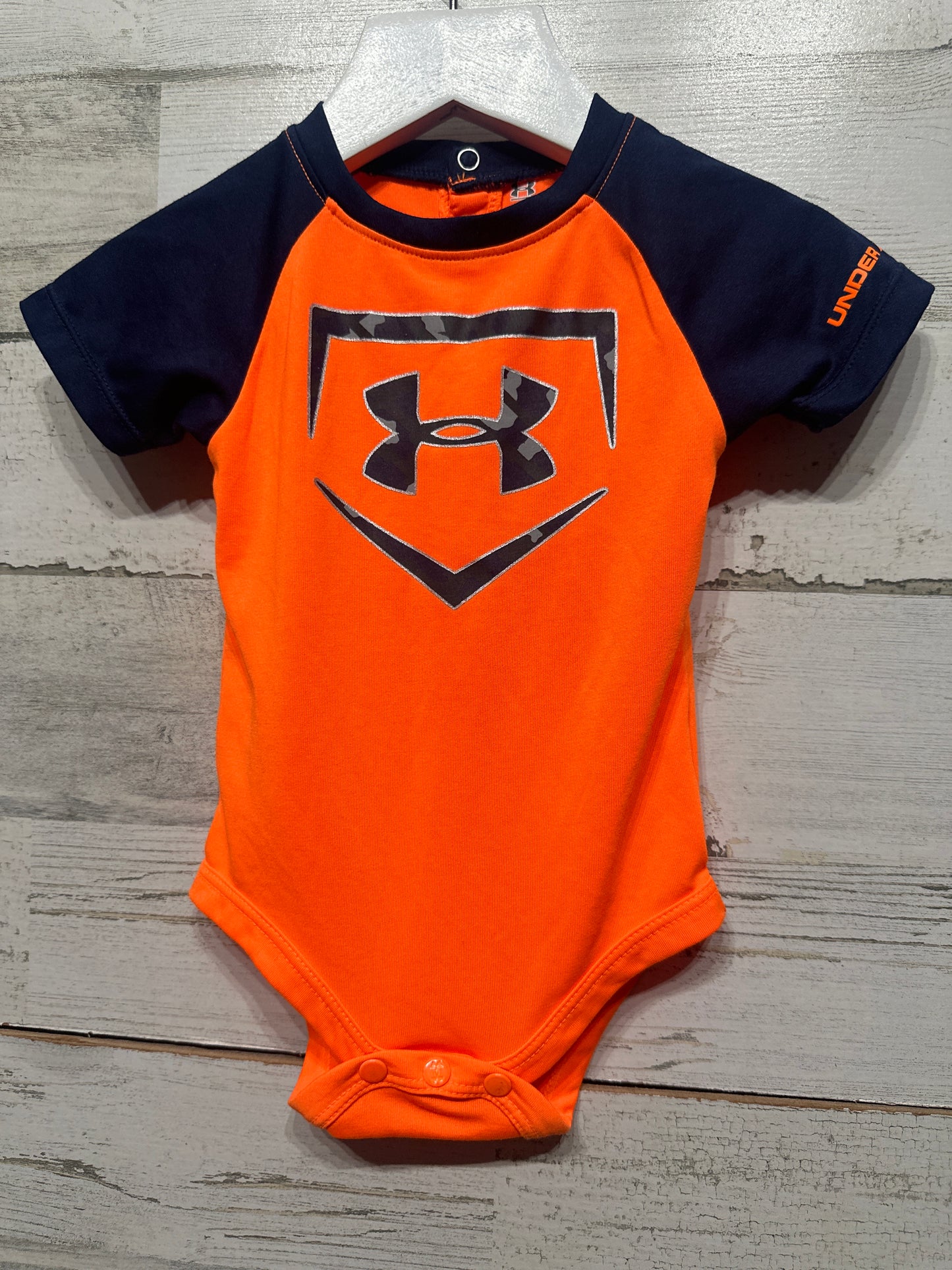 Boys Preowned Size 3-6m Under Armour Heatgear Bodysuit - Very Good Used Condition