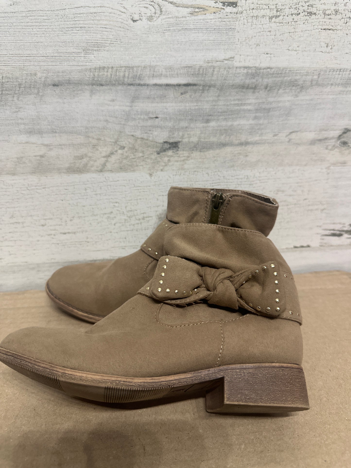 Size 2 (Youth) Kidpik Bow Boots - Very Good Used Condition