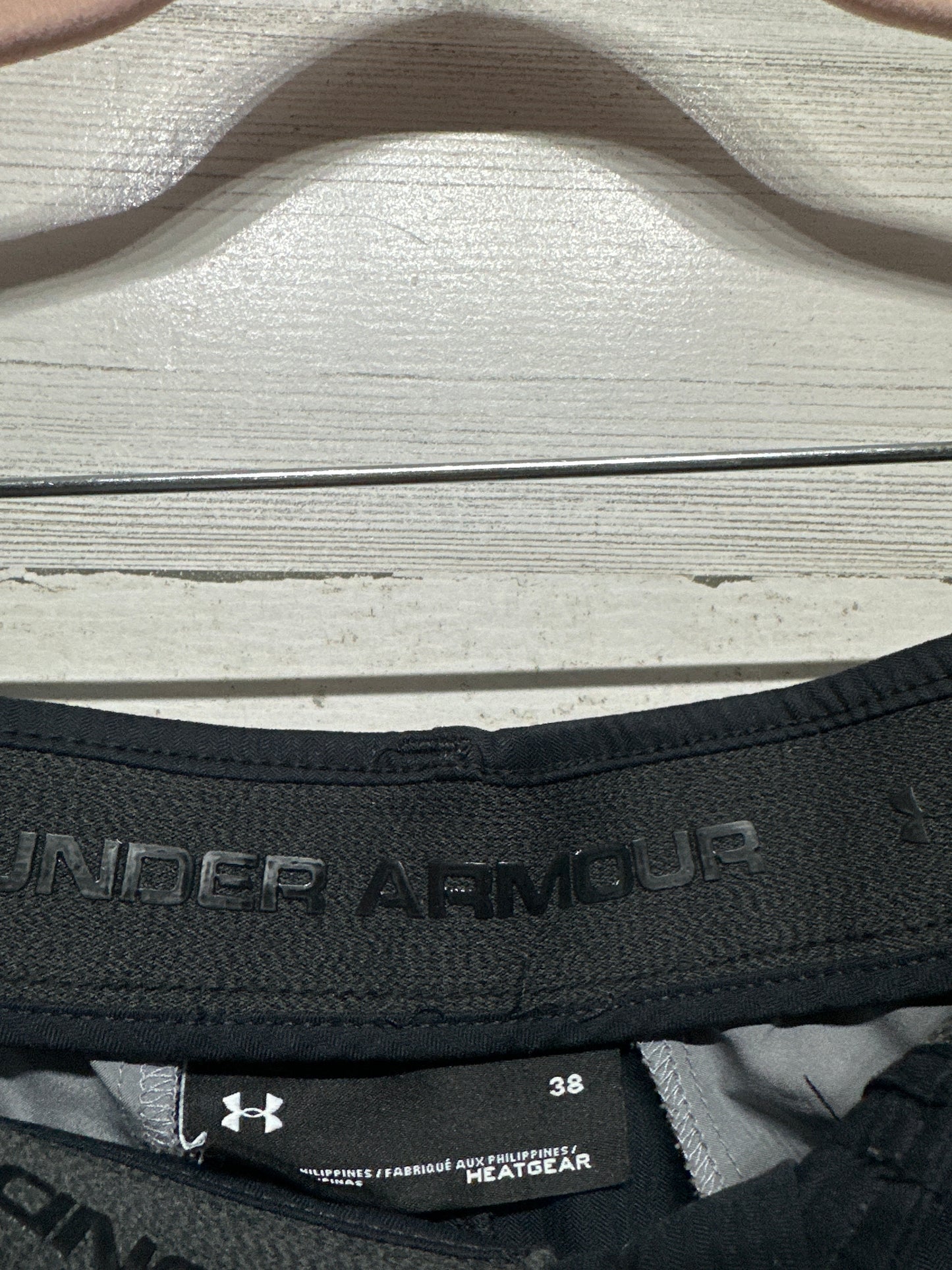 Under Armour Men’s Size 38 Black Heatgear Shorts GUC