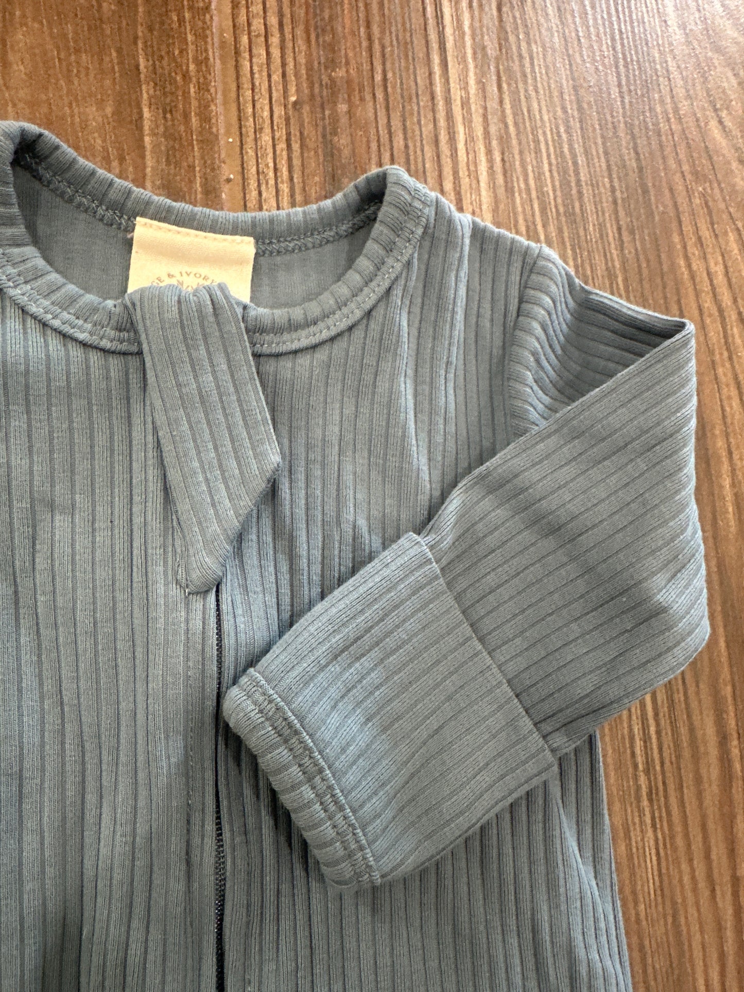 Boys Preowned Size 6-9m Sage and Ivory Baby Ribbed Organic Cotton Footed Sleeper - Very Good Used Condition*