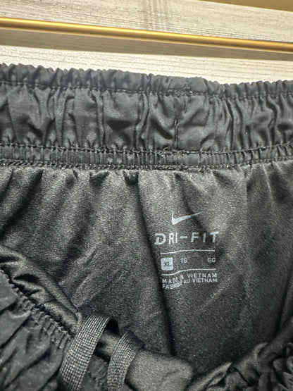Women’s Size XL Nike Drifit Black Lined Athletic Shorts - Very Good Used Condition