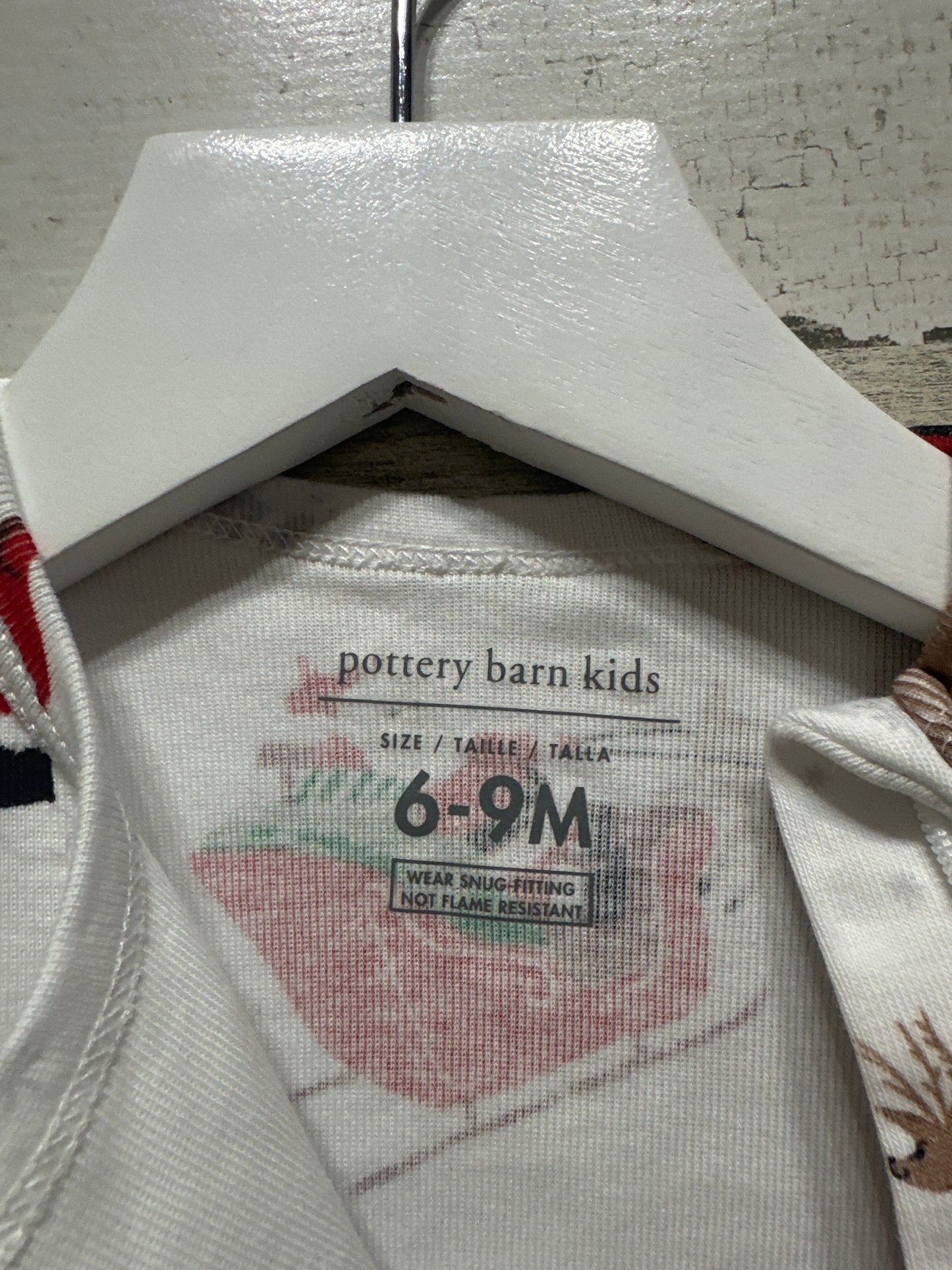Size 6-9m Pottery Barn Organic Cotton Holiday Footed Sleeper - Very Good Used Condition