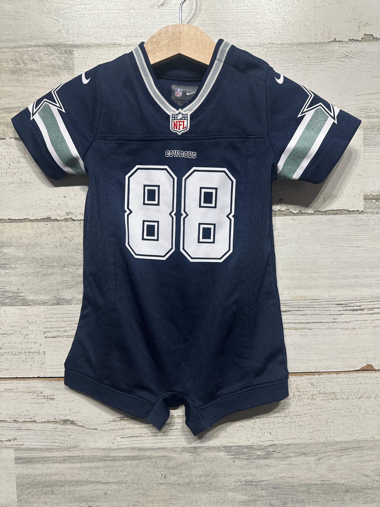 Boys Preowned Size 0-3m Nike NFL On Field Dallas Cowboys Jersey Romper - Very Good Used Condition