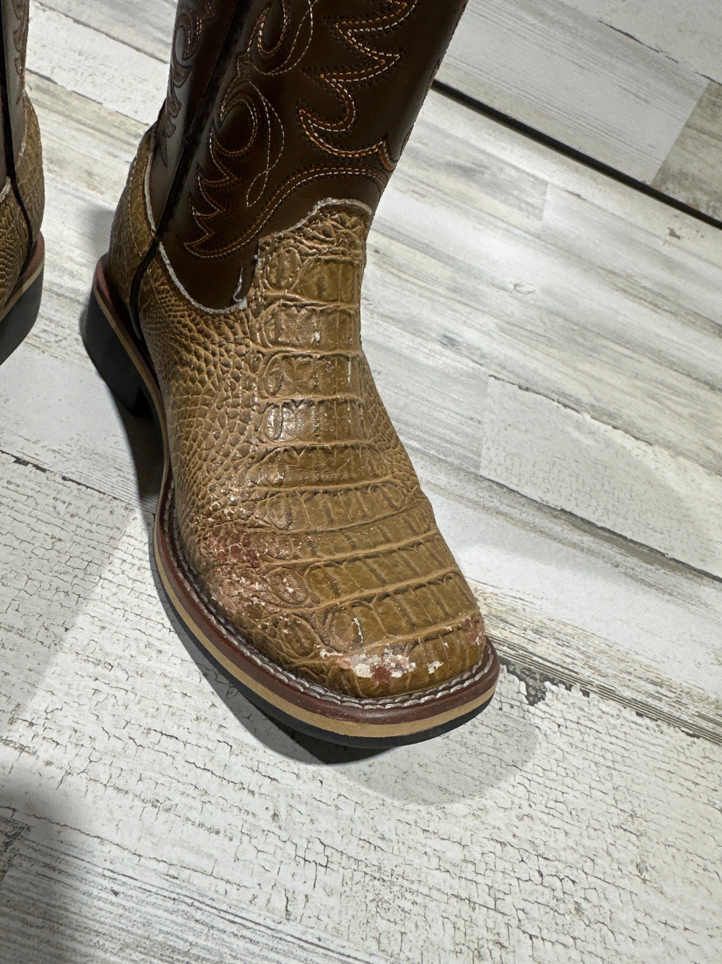 Cody James Size 2 Western Cowboy Boots - Size 2 Youth (Big Kid) - Play Condition