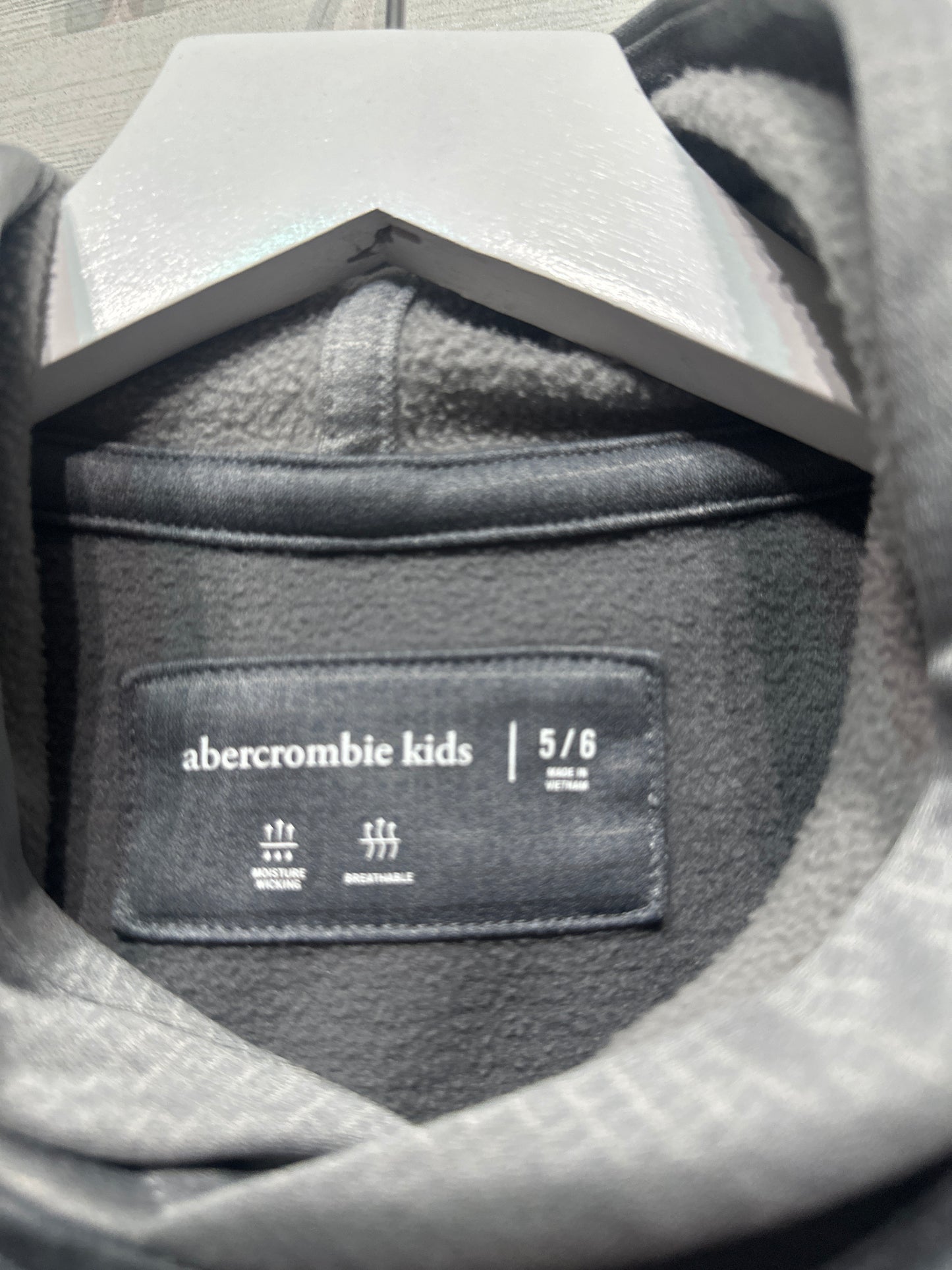 Boys Size 5/6 Abercrombie Kids   Fleece Lined Grey Hoodie - Very Good Used Condition