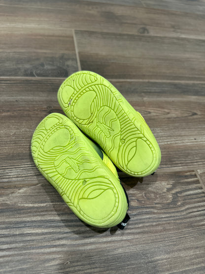 Size 7/8 Toddler Speedo Water Shoes - Good Used Condition