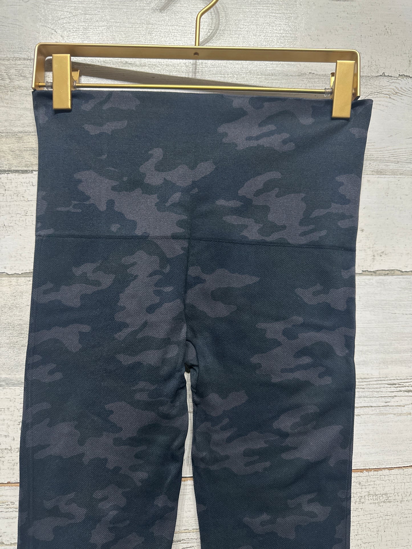 Women's Size Medium Camo Spanx Leggings - Very Good Used Condition
