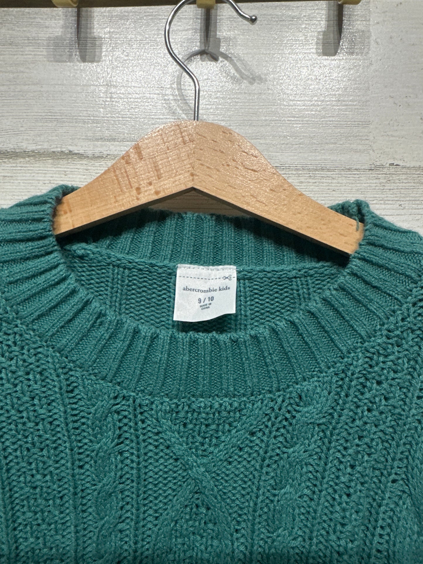 Girls Preowned Size 9/10 Abercrombie Kids Green Sweater - Very Good Used Condition