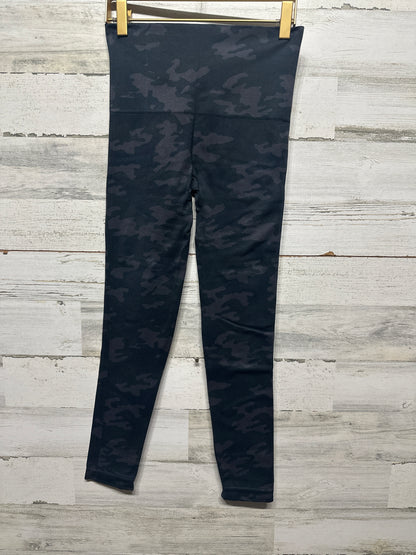 Women's Size Medium Camo Spanx Leggings - Very Good Used Condition