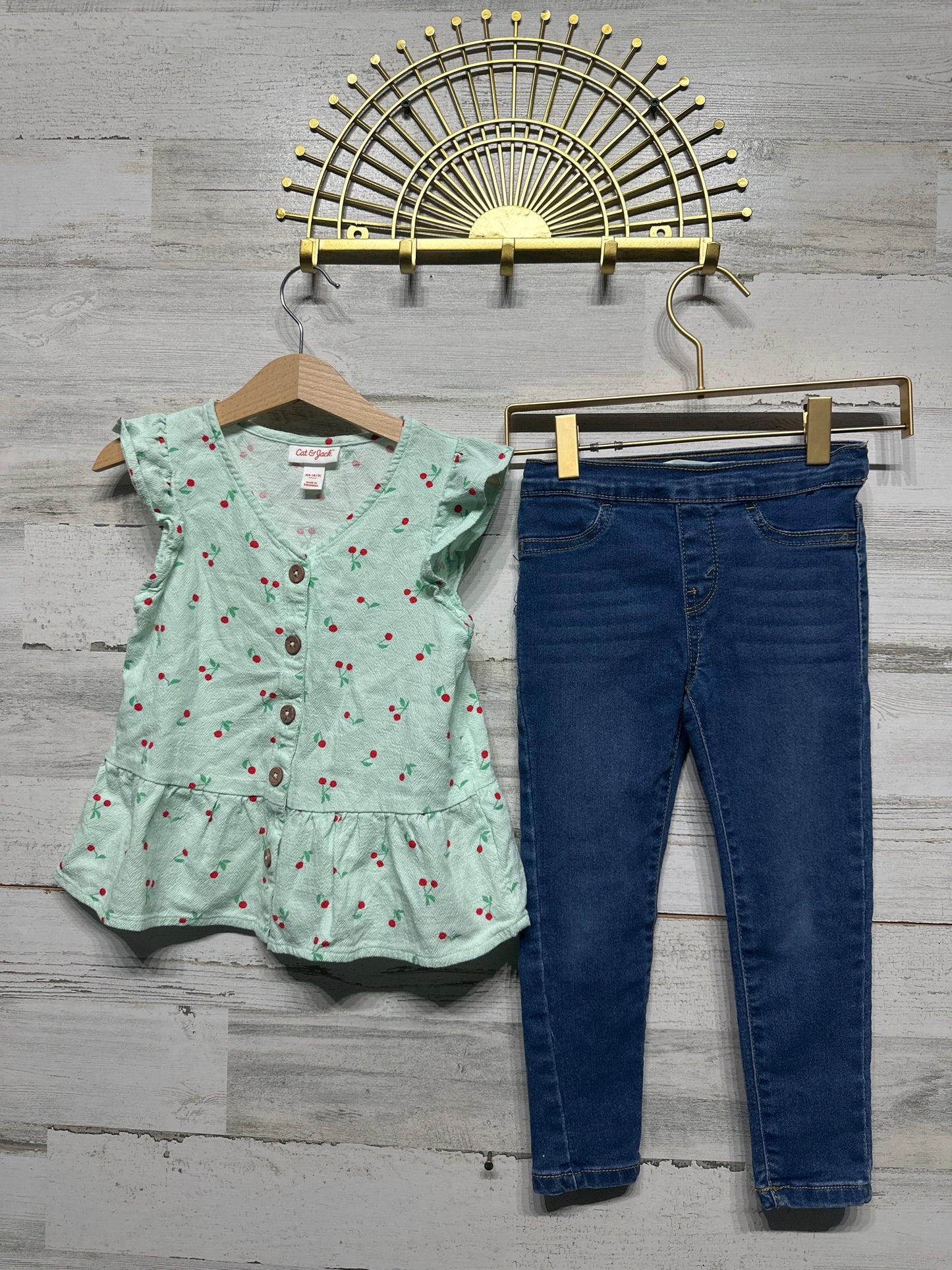 Cherry XS 4/5 Cat & Jack Top / Levi’s Size 4 Pull On Jeggings VGUC