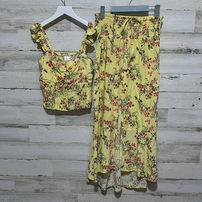 Women’s Size 11/13 No Boundaries Juniors yellow floral two piece set - good used condition