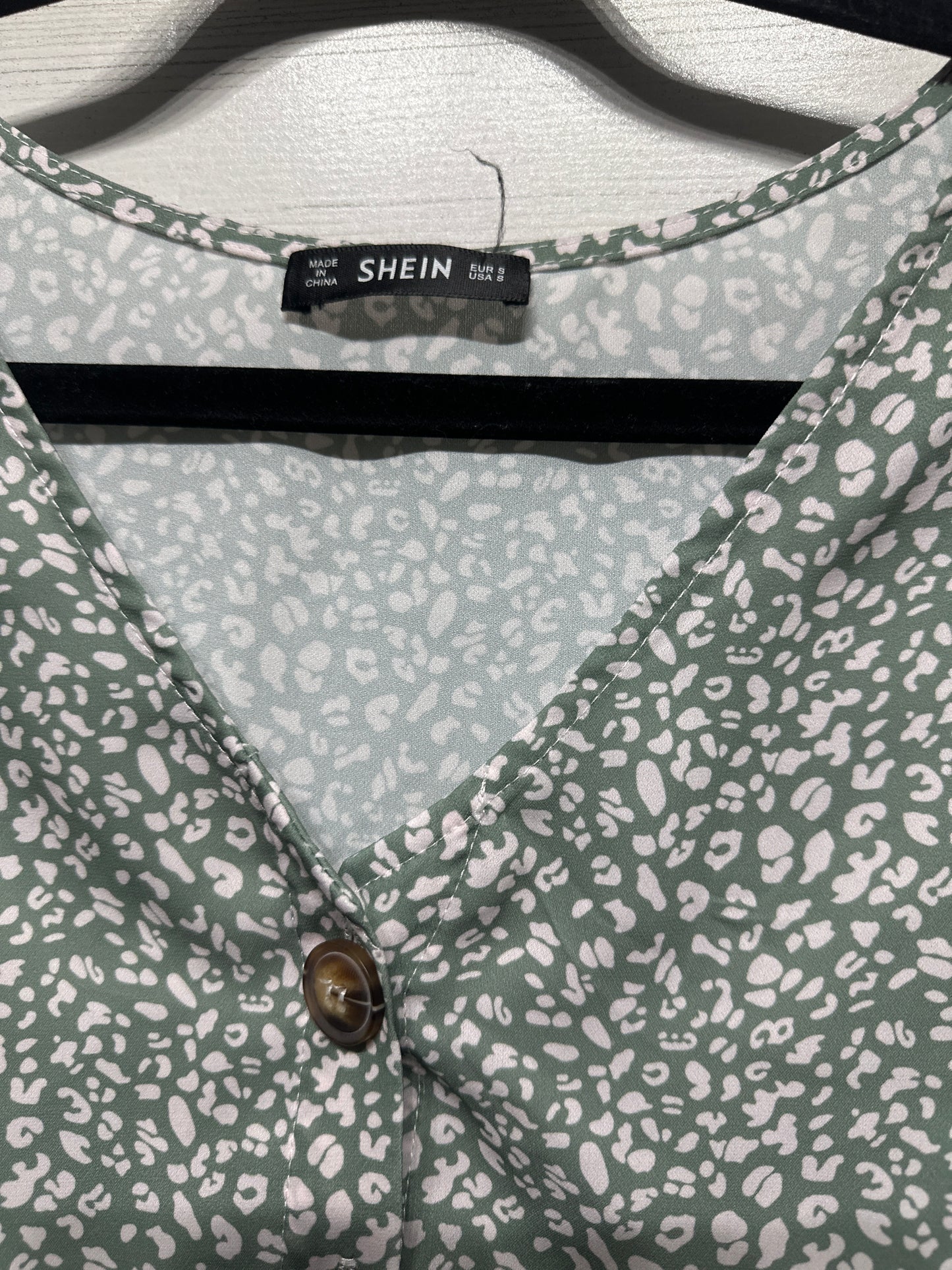 Women’s Small SHEIN Green Pattern Shirt - Very Good Used Condition