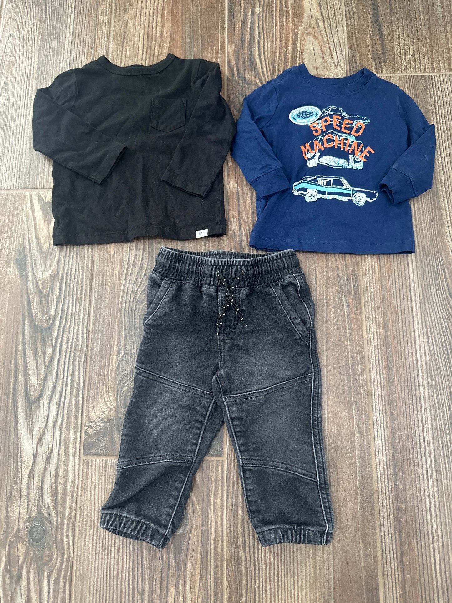 Boys Preowned Size 12-18m Clothing Lot (3 Pieces) - Good Used Condition