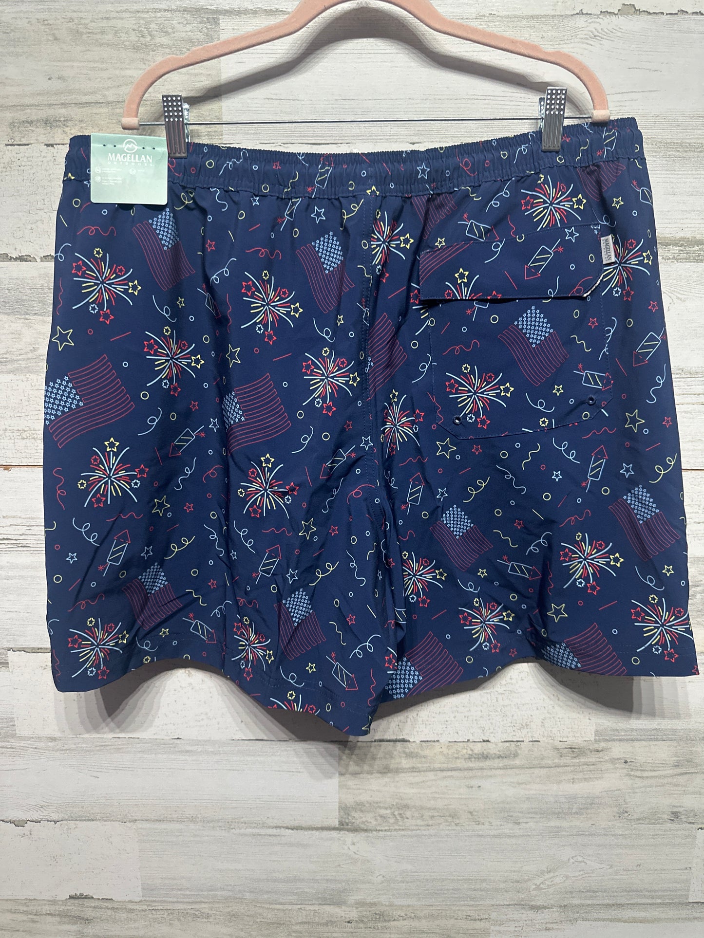Americana Fireworks Magellan Fish Shorts Men’s XXL NWT