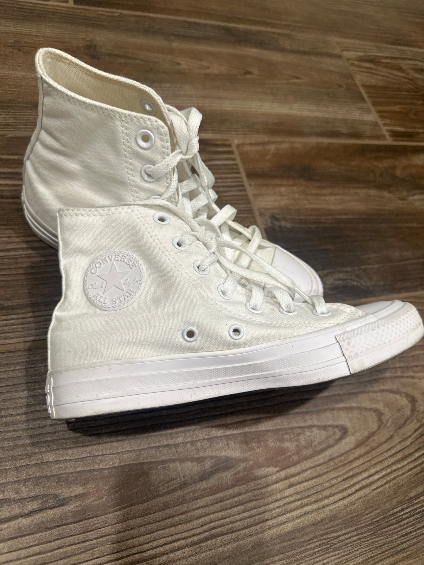 Women’s Size 6 (Men’s 4) Converse All Star All White High Top Shoes - Good Used Condition