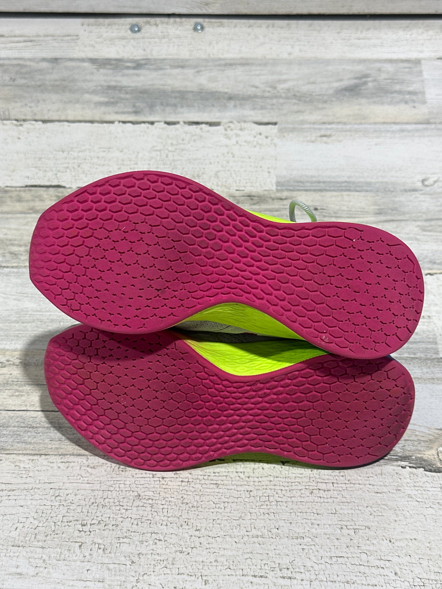 New Balance Fresh Foam ROAV Shoes - Girls Size 4 (Youth) - Good Used Condition