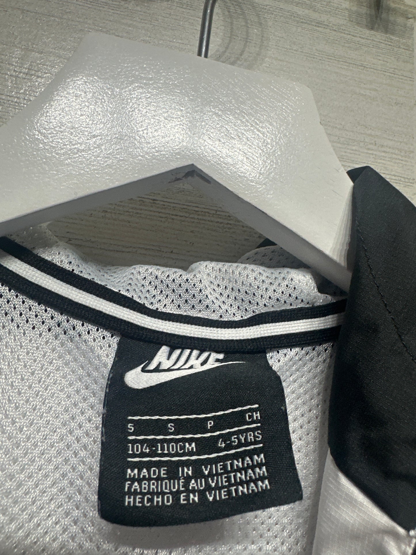 Nike Windbreaker Boys Size 5 (Fits 4-5 Yrs) VGUC