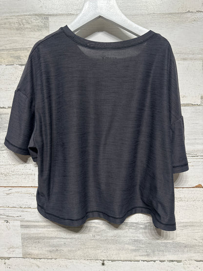 Girls Size 14-16 XL Old Navy Active Breathe Cropped Shirt - Very Good Used Condition