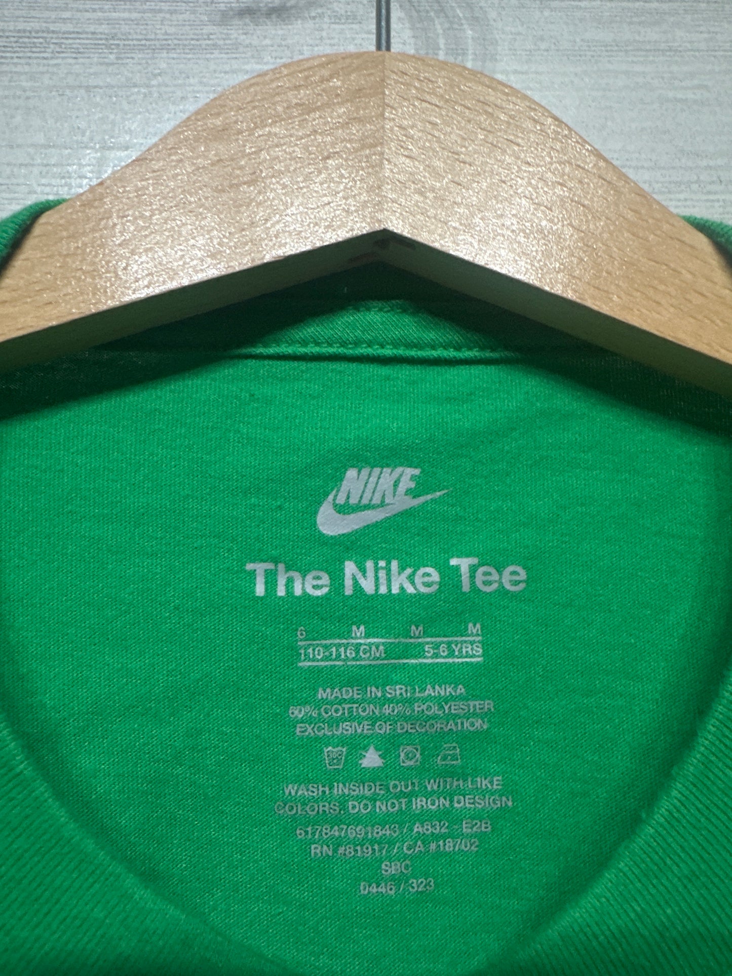 Size 6 (Fits 5-6) Nike Just Do It Green T-Shirt - Good Used Condition*