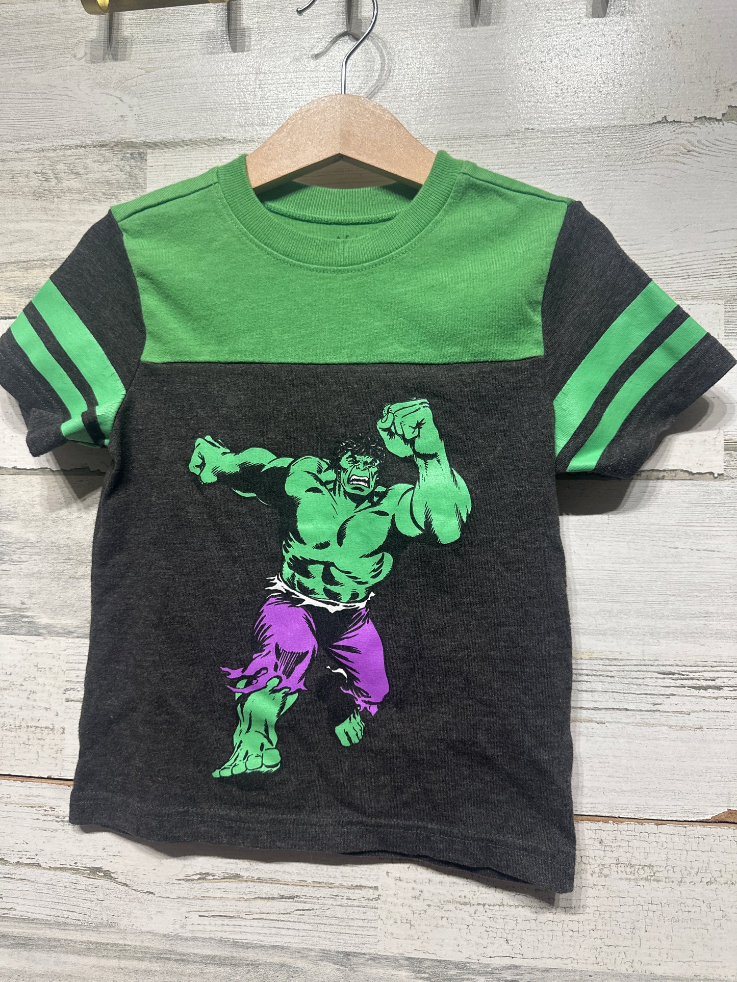 Boys Preowned Size 2t Gym Friends Marvel Hulk T-shirt - Good Used Condition