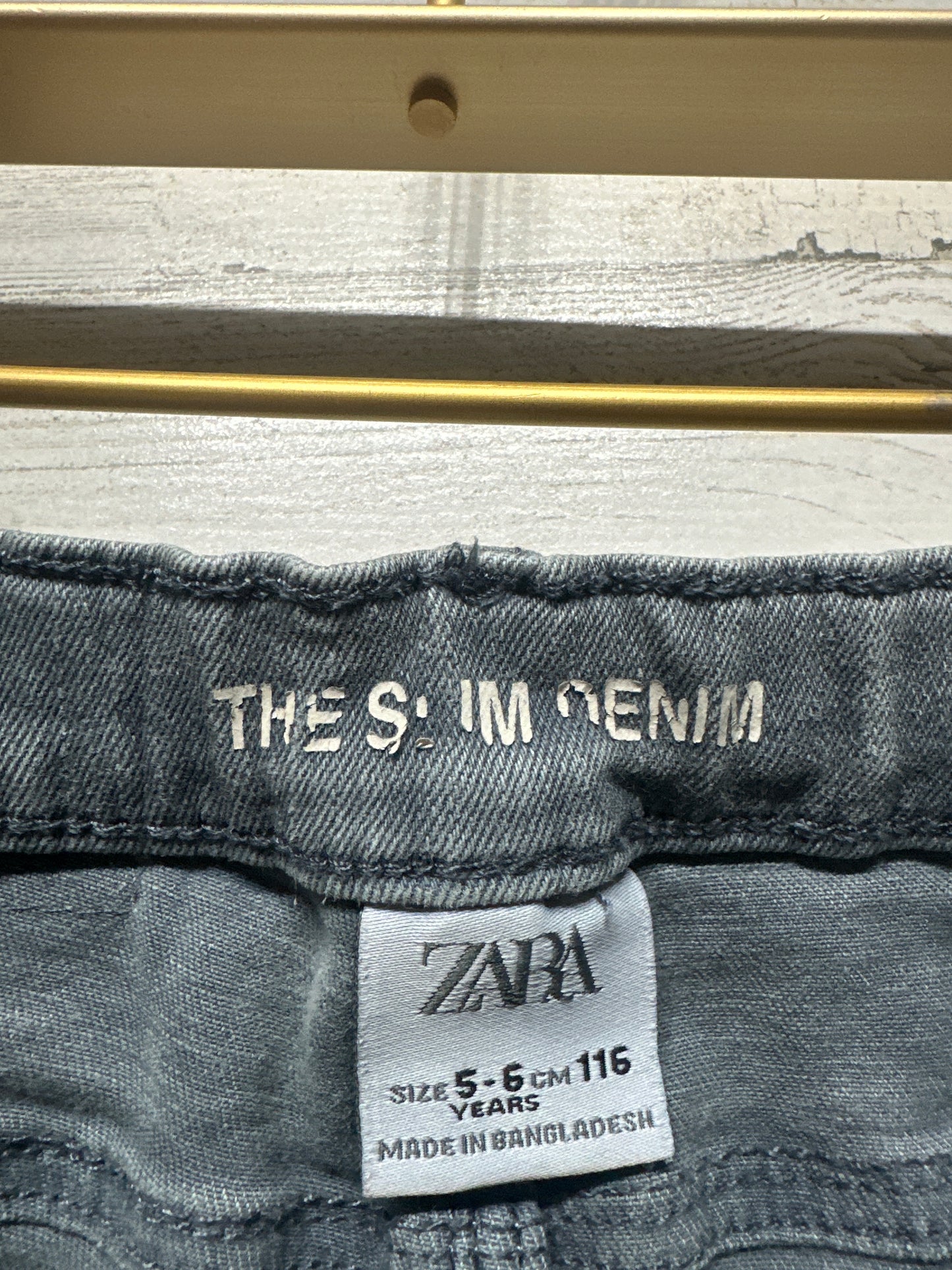 Zara Size 5/6 Puffer Fish Shirt and Grey Adjustable Waist Jeans GUC