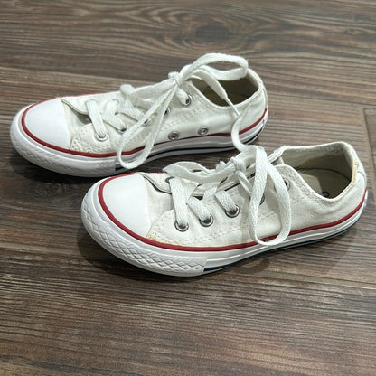 Size 12 (Little Kid) Converse White Shoes - Play Condition