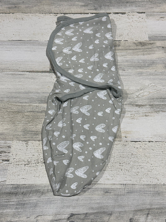 Heart Velcro Swaddle Blanket - Girls Size 0-3m - Good Used Condition
