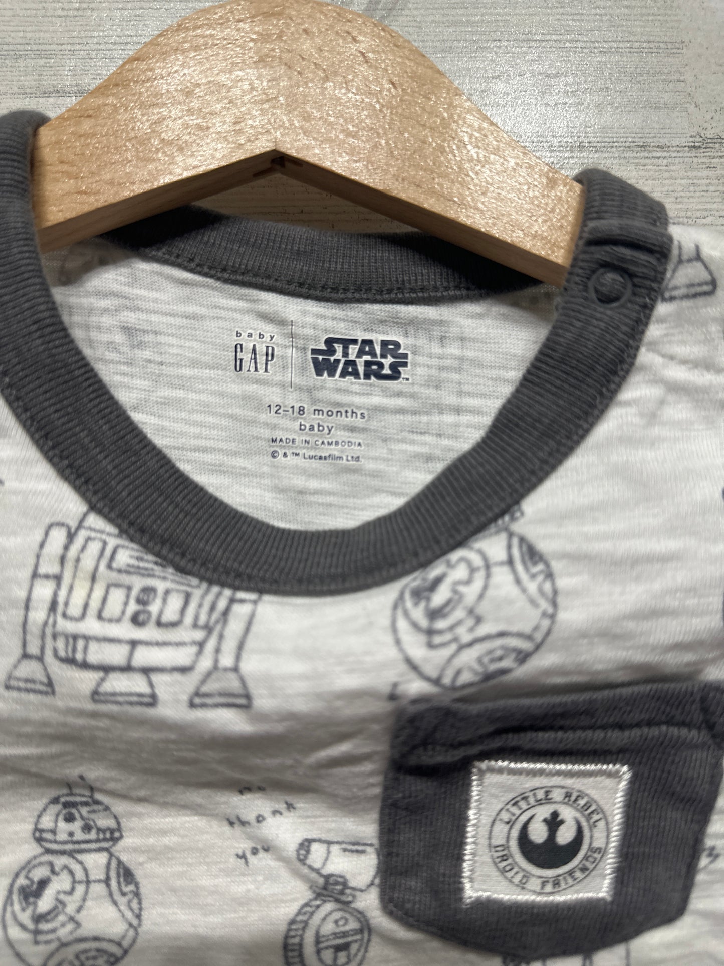 Boys Preowned Size 12-18m Gap Star Wars Bodysuit - Good Used Condition