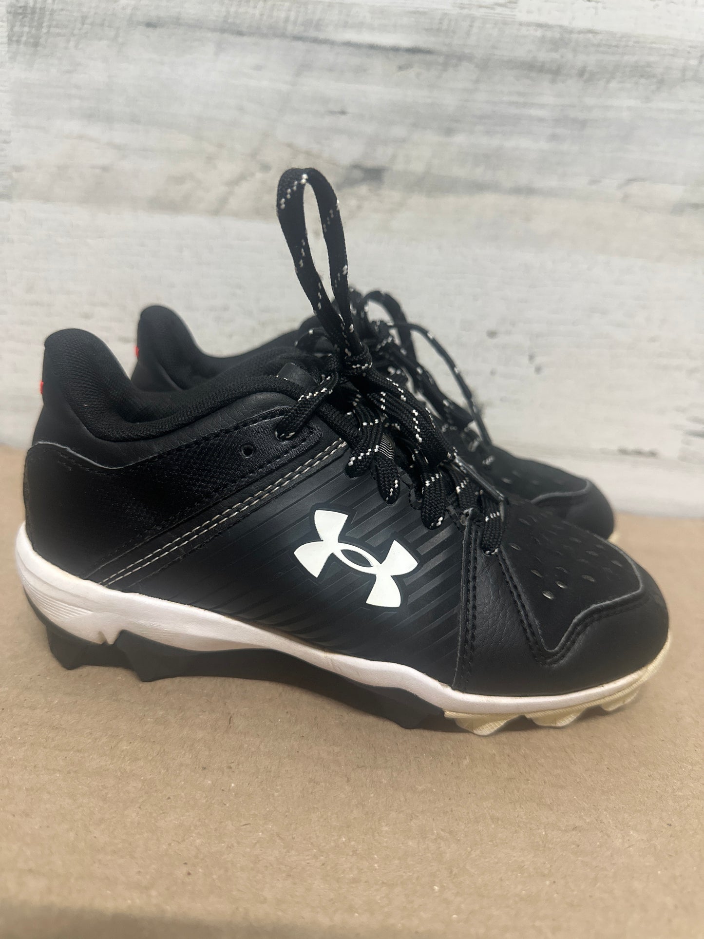 Size 13 (Little Kid) Under Armour Lead Off Baseball Cleats - Good Used Condition