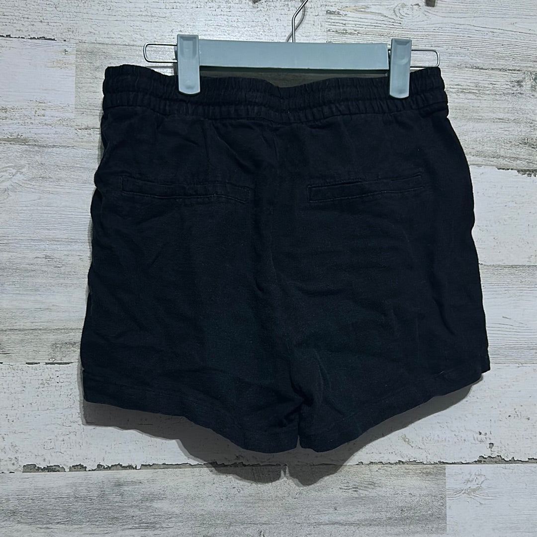 Women’s Size 2 HM LOGG black shorts  - good used condition