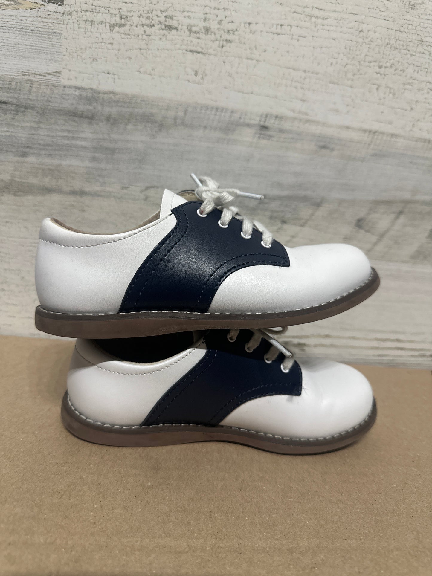 Size 12 Medium (Kids) Footmates White/Black Shoes - Very Good Used Condition