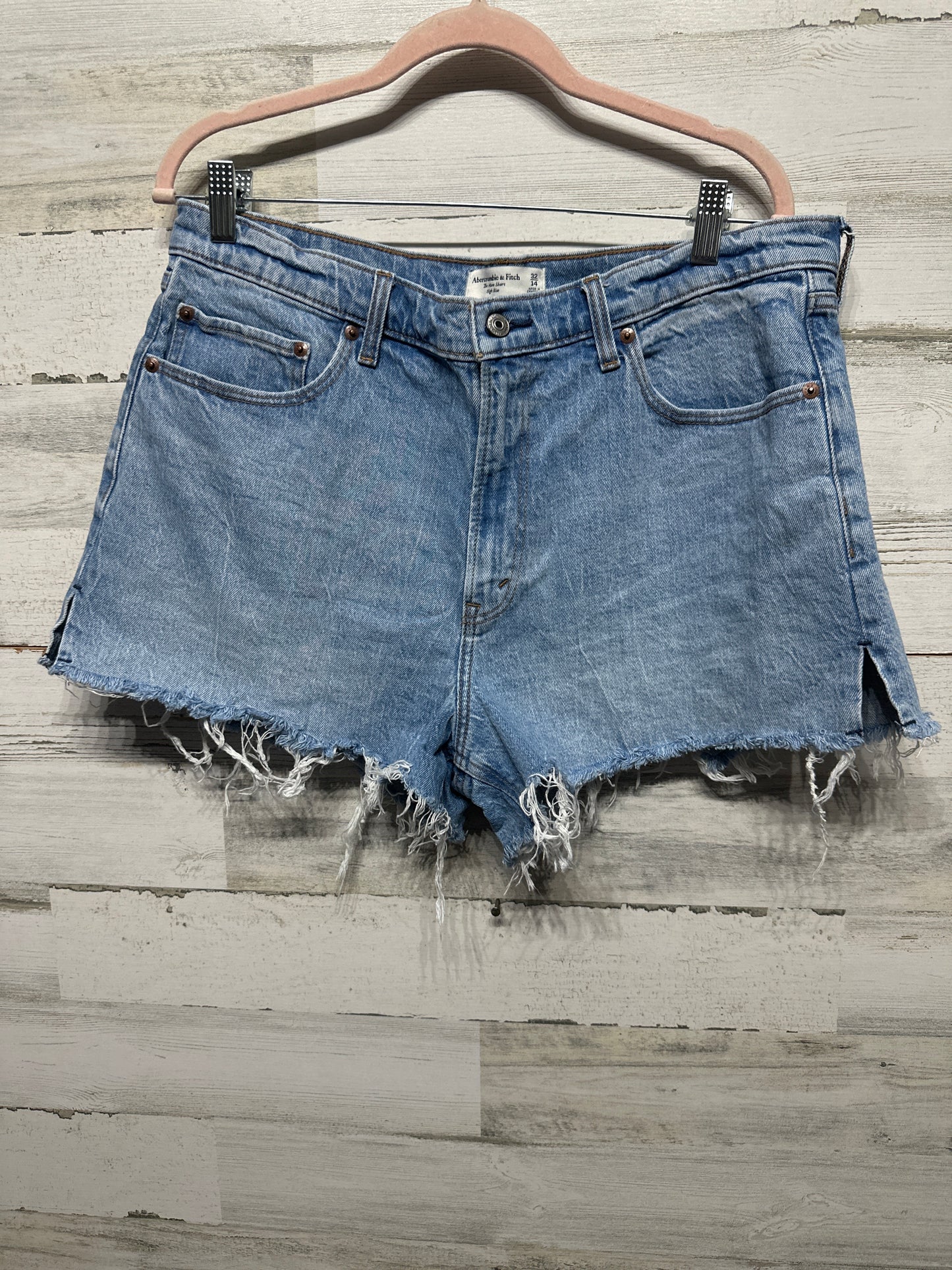 Women's Size 14 (32) Abercrombie & Fitch The Mom Short - High Rise Denim Shorts - Very Good Used Condition
