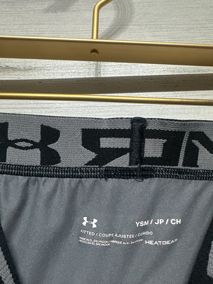 Boys Size Small ( 8 ) Fitted Under Armour Leggings - Good Used Condition