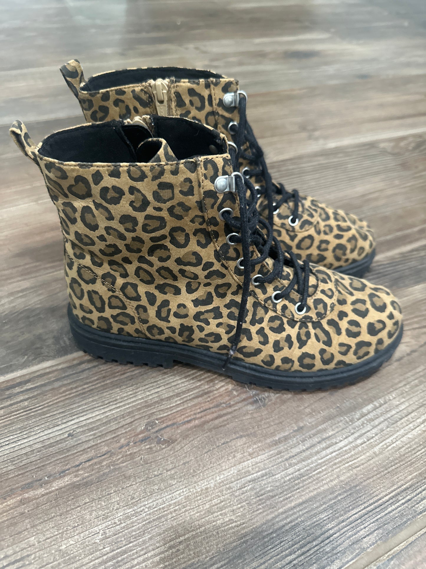 Girls Size 5 Old Navy Leopard Boots - Very Good Used Condition