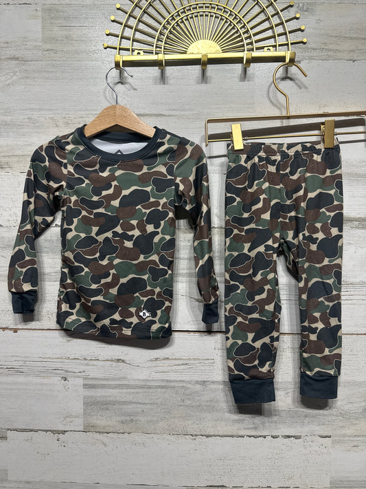 Boys Preowned Size 2t Burlebo Camo Set  - Very Good Used Condition