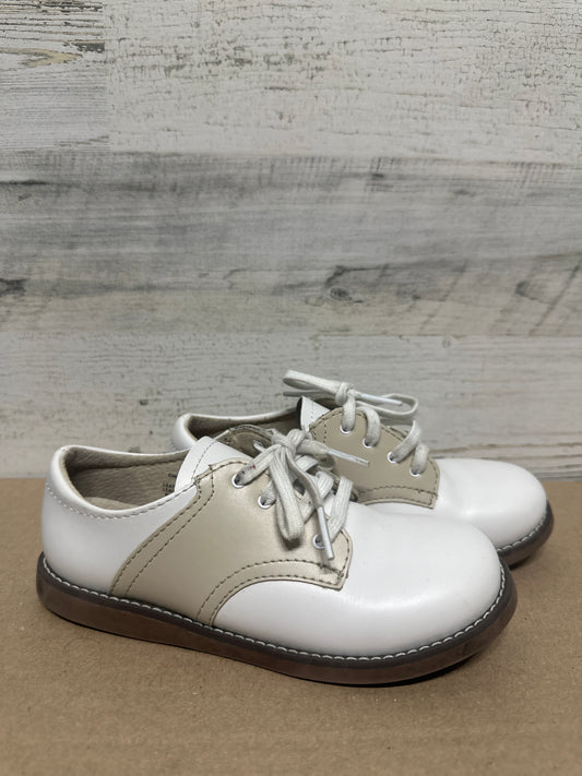 Size 12.5 Medium (Kids) Footmates White/Ecru Shoes - Very Good Used Condition