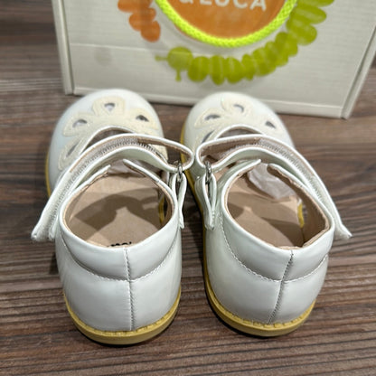 Girls Size 8 Toddler Livie and Luca Patent White with Shimmer Petal Shoes - New In Box