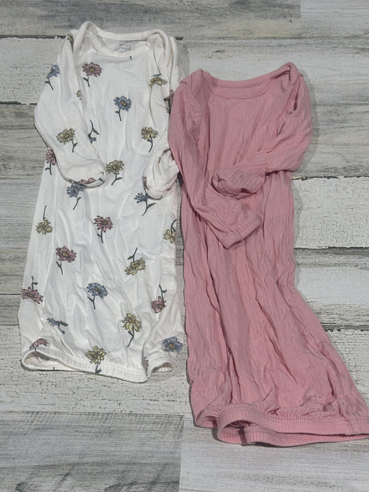 Bamboo Gowns - Carter's Purely Soft - 2 Pieces - Girls Size Newborn - Very Good Used Condition