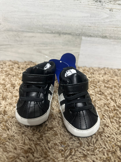 Boys Size 6-12m Black and White Infant Shoes - New With Tags