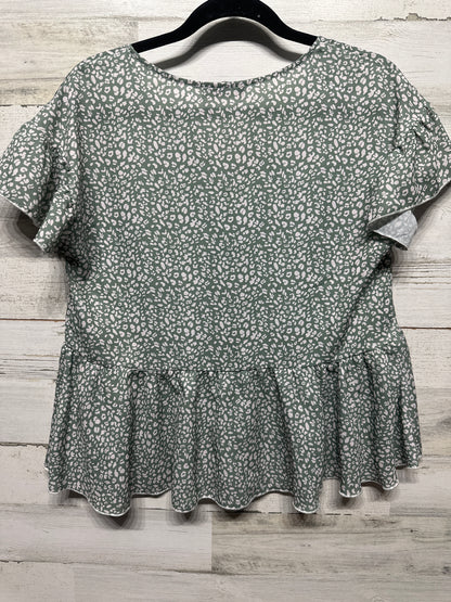 Women’s Small SHEIN Green Pattern Shirt - Very Good Used Condition