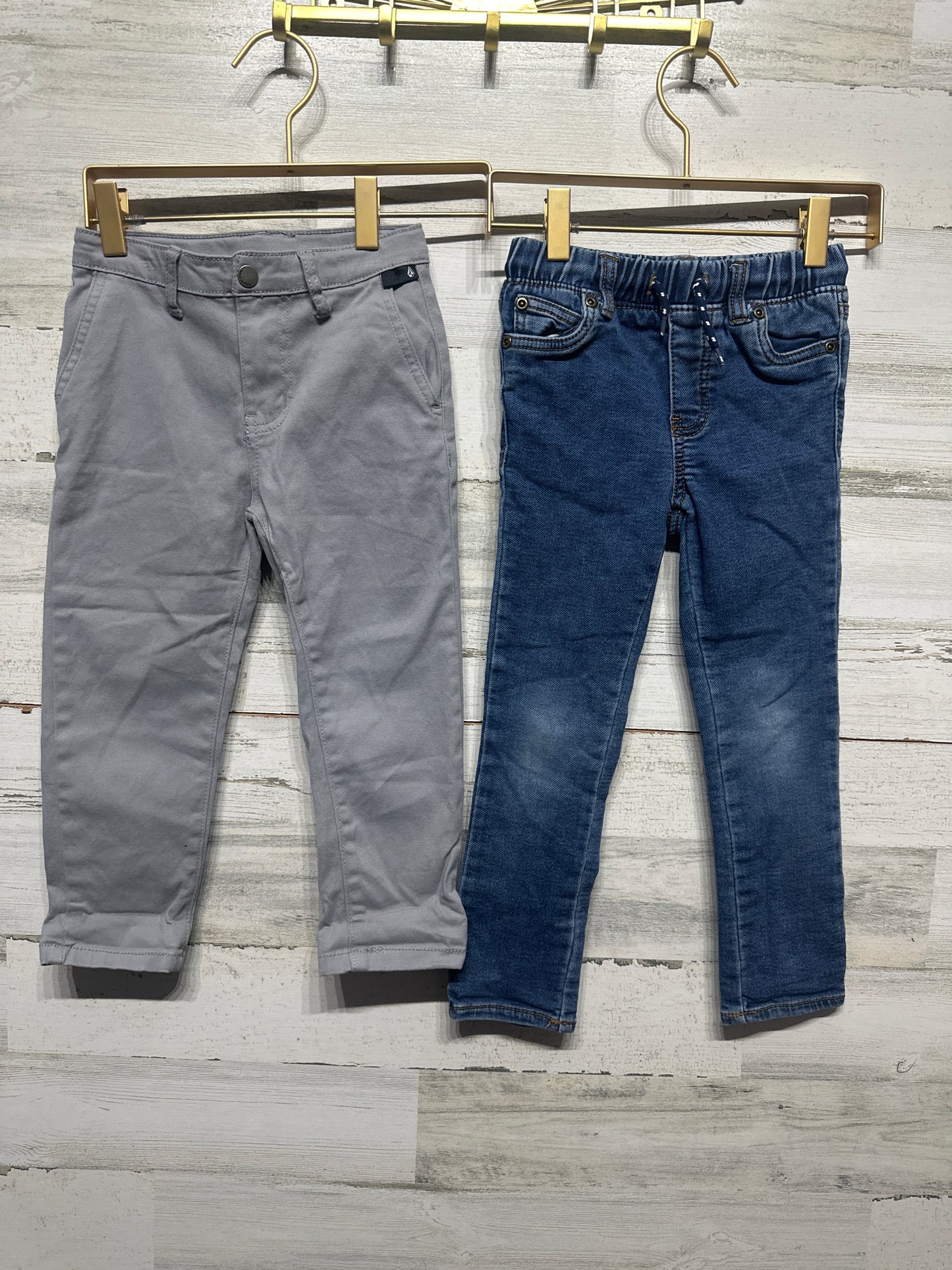 Size 4/4tHoodies/Pants Clothing Lot (4 Pieces) - Very Good Used Condition