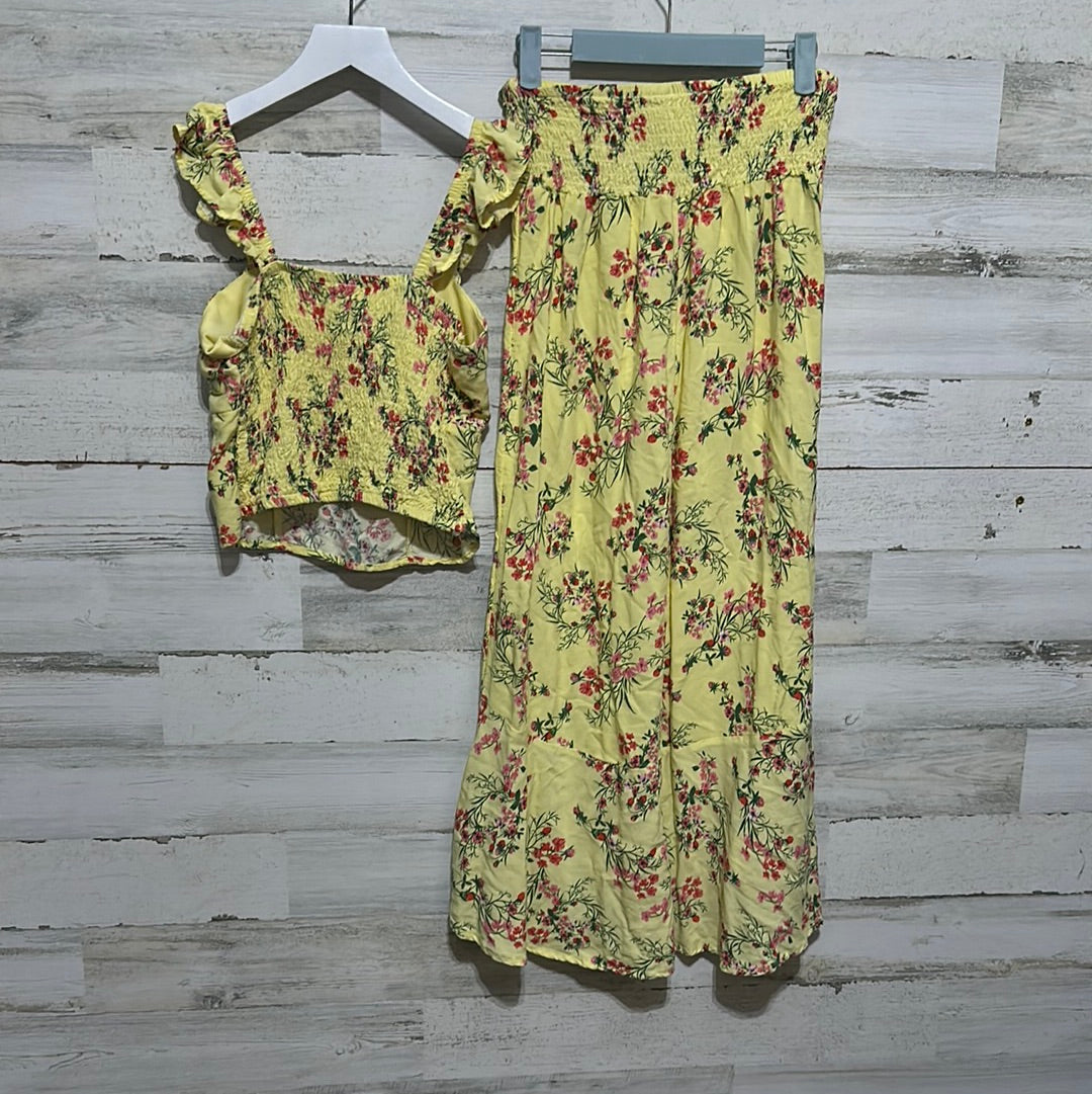 Women’s Size 11/13 No Boundaries Juniors yellow floral two piece set - good used condition