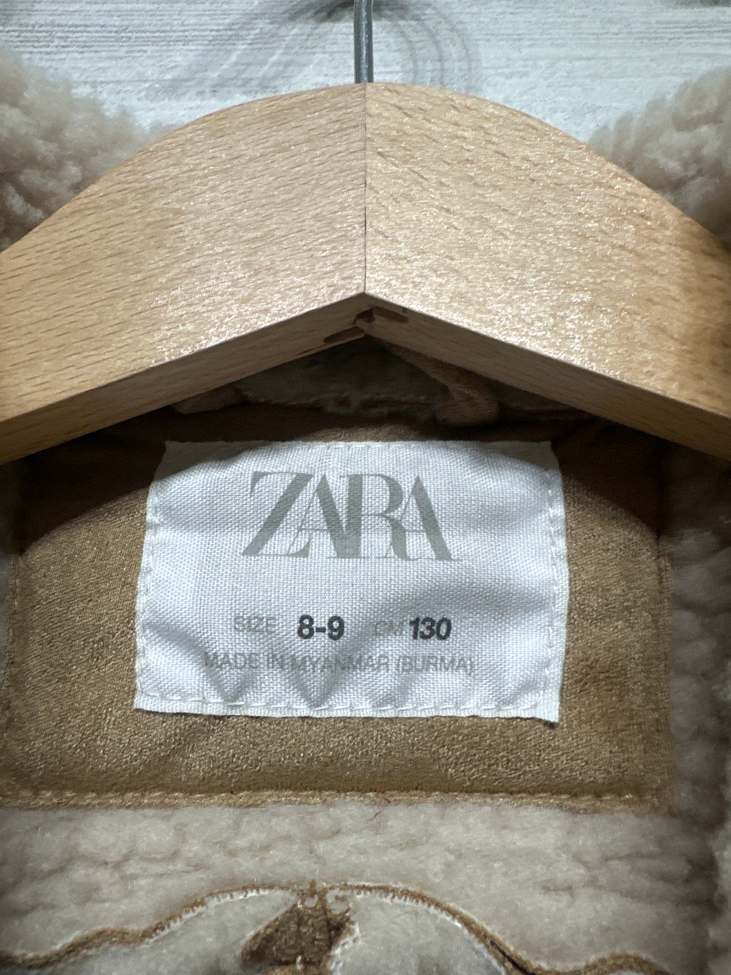 Girls Size 8-9 (130cm) Zara Tan Faux Suede Sherpa Lined Vest - Very Good Used Condition