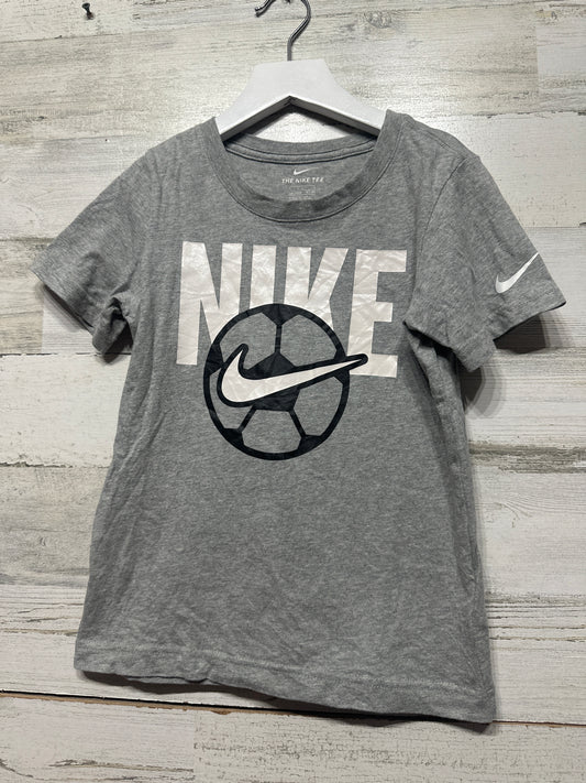 Boys Preowned Size 7 (Fits 6-7 years) Nike Athletic Cut Soccer T-Shirt - Good Used Condition