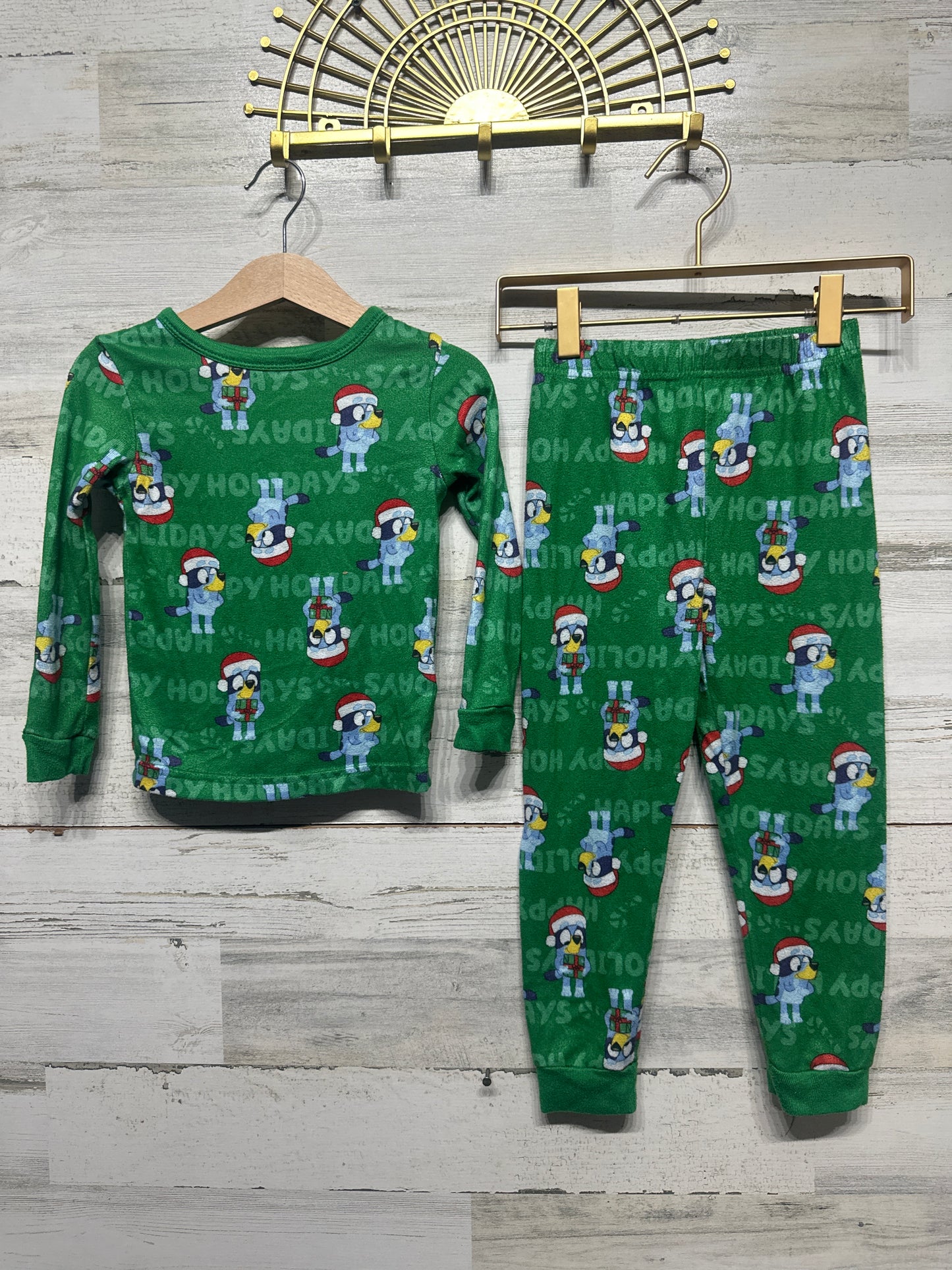 Fits Like Size 4t Bluey Holiday Pajama Set - Good Used Condition